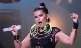 内莉·费塔朵的《食人者》让一个扬声器着火了