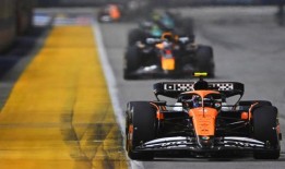 一级方程式赛车：兰多·诺里斯在新加坡大奖赛上从马克斯·维斯塔潘的领先地位上又削减了7分