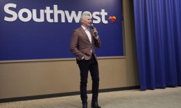 西南航空公司表示，它将在2026年引入指定座位和高级福利