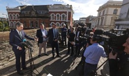 哈里斯呼吁对凯斯门特公园采取“动力”，并表示爱尔兰“准备提供帮助”