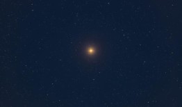 小行星在独特的日食中暂时遮蔽参宿四恒星