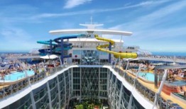 美国联邦调查局调查一名12岁男孩在前往德克萨斯州的皇家加勒比游轮上从阳台坠落的死亡事件