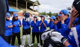 阿富汗女板球运动员得到新的全球难民基金的帮助