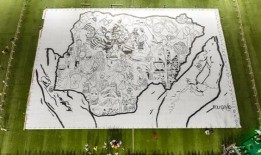 世界上最大的绘画：尼日利亚艺术家创作了跨越近4个网球场的艺术品