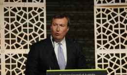 “不同的责任需要不同的方法”：在大企业强烈反对后，总理为工作场所法规辩护