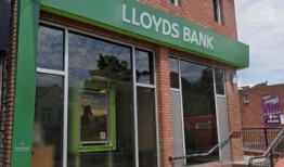 在劳埃德、哈利法克斯关闭后，呼吁在比特恩建立银行中心