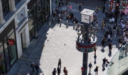 新南威尔士州一名女学生在伦敦市中心被随机袭击后被刺