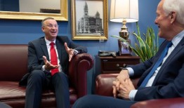 确认听证会的闪电战包括VA，国防部部长人选