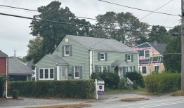 缅因州房屋销售几乎持平，而中位数价格再次上升至40万美元的里程碑