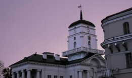 白俄罗斯：官员警告神职人员不要违反严格的国家限制