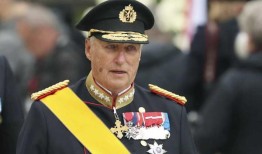 斯堪的纳维亚航空公司的医疗救护飞机降落在兰卡威，挪威国王哈拉尔德在那里住院