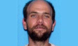 家人在寻找最近在伯明翰死亡的三名男子