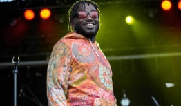 喜剧明星：“在Cracker Barrel，我不会感到烦恼在（大麻）药房，他们会发疯的”