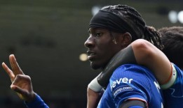 英超联赛：马杜洛克在Instagram被嘘后为切尔西上演帽子戏法;槽位在安菲尔德首秀中获胜