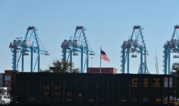 “自动门”：莫比尔如何在码头工人罢工中发挥作用