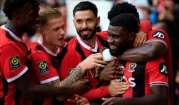 门将失误后第2秒的漂亮传球让他们越过了兰斯