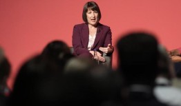 里夫斯表示，企业对工人权利法案的担忧将得到解决