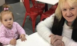 琼有51天的时间收拾行李，B计划是住在一辆大篷车里