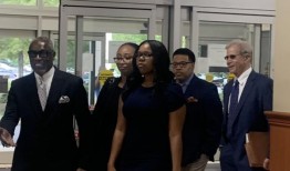 卡莉·拉塞尔伪造胡佛绑架案被判有罪：法官建议监禁一年，赔偿18000美元