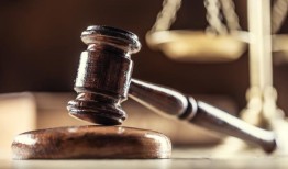 前阿拉巴马州警官“失去冷静”，承认殴打监狱囚犯