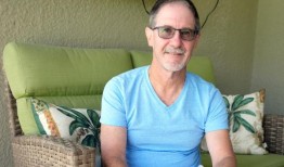 为什么第一种药物的使用显示出阿尔茨海默病的缓慢开始？