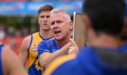 西海岸队的教练亚当·辛普森对老鹰队的韧性印象深刻，但他说他们在对阵太阳队的比赛中表现得太少了