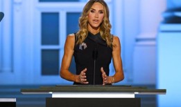 劳拉·特朗普，共和党全国代表大会上的黑衣女人