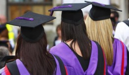 海外学生签证申请数量的下降引发了大学的担忧