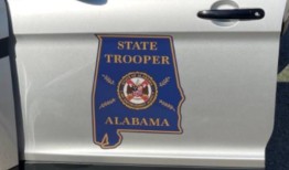 阿拉巴马州警察在7月4日的周末调查了四起交通事故死亡，没有溺水事件