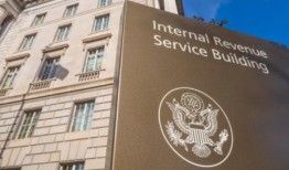 纳税人维权人士说，美国国税局在帮助身份盗窃受害者方面存在“不合情理的拖延”