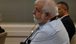 《阿特莫尔新闻报》的出版人兼记者被控泄露大陪审团机密