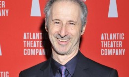 理查德·托波尔主演的《犹太人之王》将于10月28日在百老汇外上映