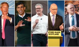 消防员正在伯明翰商业中心扑灭大火