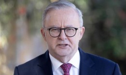 总理安东尼·阿尔巴内塞呼吁各州提出社交媒体禁令的年龄限制