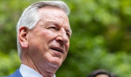 特朗普“虚假”审判中的“法律战或审查”，特朗普发誓要推迟拜登的司法任命