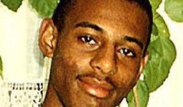 “痛苦的”多琳·劳伦斯说儿子的尸体在被谋杀31年后从牙买加回到了英国