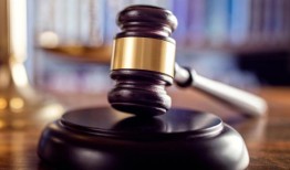 阿拉巴马州一名男子被指控在教堂台阶上强迫女子嫁给他，绑架指控被撤销