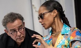 艾丽西亚·凯斯已经为她的音乐剧《地狱厨房》工作了十年