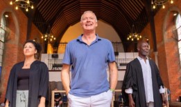 海军Triton无人机中队返回关岛