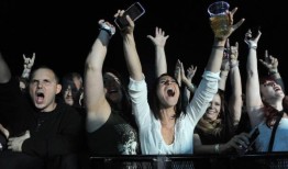 演唱会自拍：公平还是不公平？米兰达·兰伯特是对的吗？