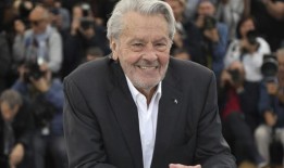 法国演员的家人拒绝对他要求下葬的狗实施安乐死