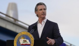 纽森支持加州学校禁止使用智能手机