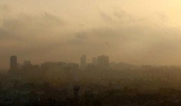 由于空气污染，巴基斯坦一省强制要求佩戴口罩