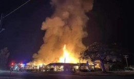 巴拉巴拉酒店在可怕的大火后被烧毁