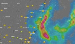 随着更多的风暴袭击东海岸，有山洪暴发和破坏性大风的警告