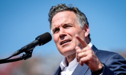 目睹特朗普被暗杀后，宾夕法尼亚州参议员有望成为共和党的焦点