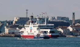 无车特写：戈斯波特男子在袭击中“多次”击打