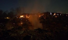 穆迪垃圾填埋场再次起火，环保署正在与伯明翰北部阴燃的天坑作斗争