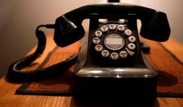 还有座机吗？服务可能不会持续太久