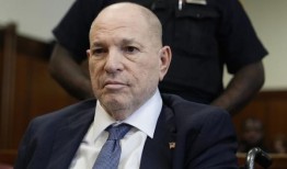 被监禁的哈维·韦恩斯坦的代表说，他被送往纽约医院进行紧急心脏手术